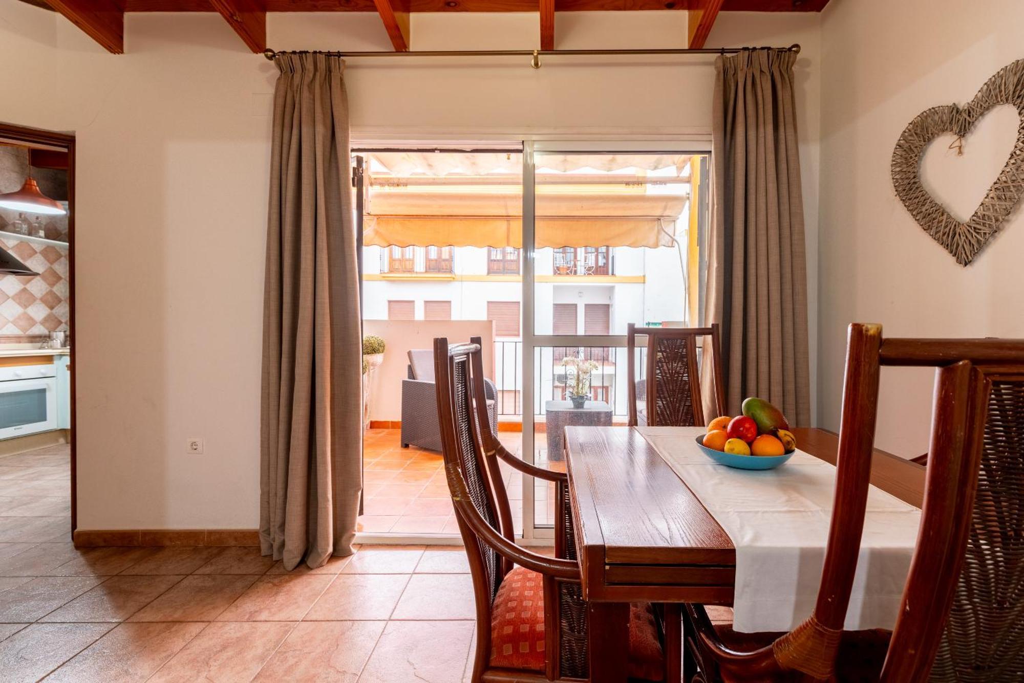 セビリアAoa Casa Triana Familiar Con Terrazaアパートメント エクステリア 写真